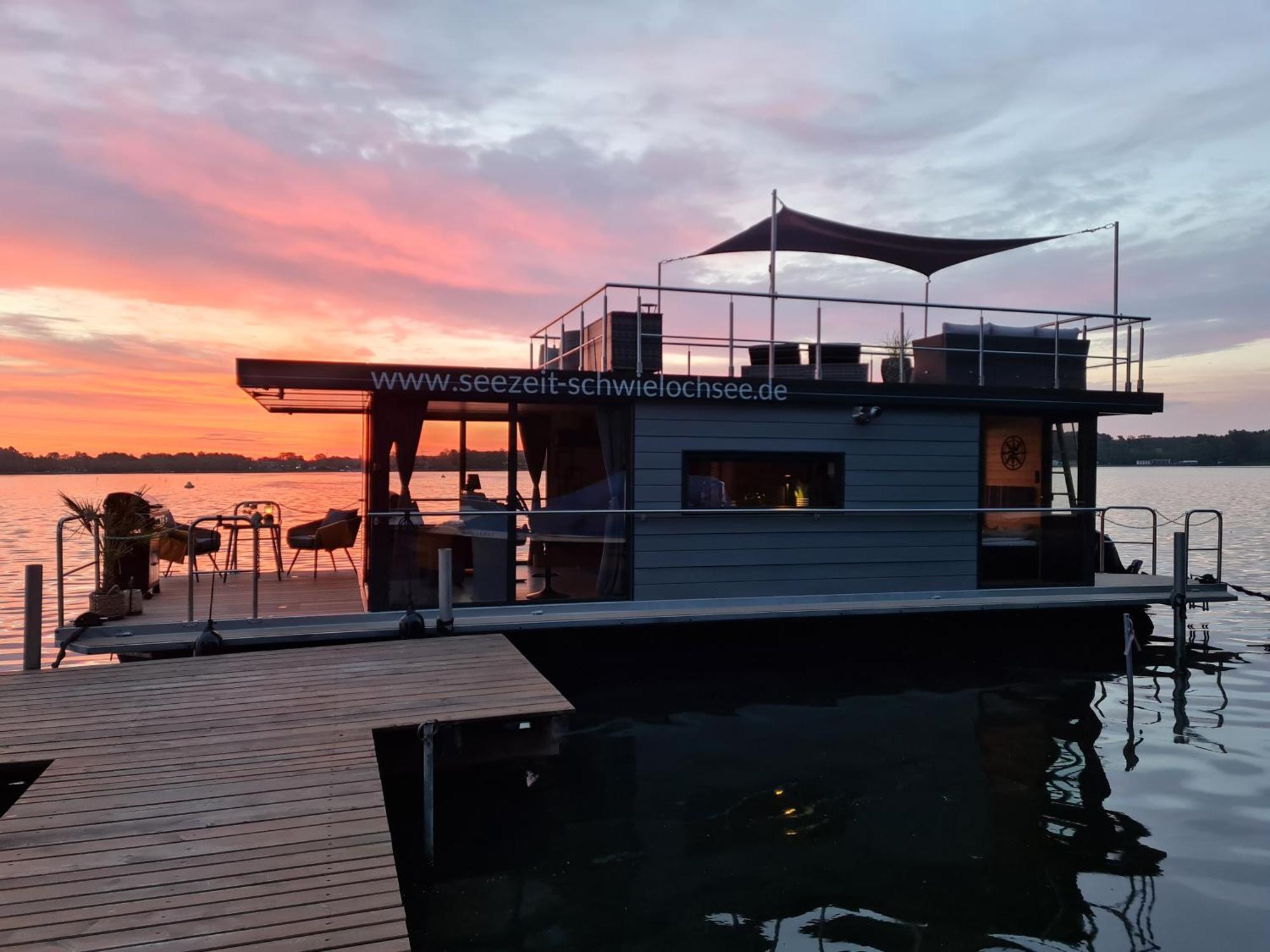 Seezeit Im Hausboot Mit Kamin & Sauna Botel Schwielochsee