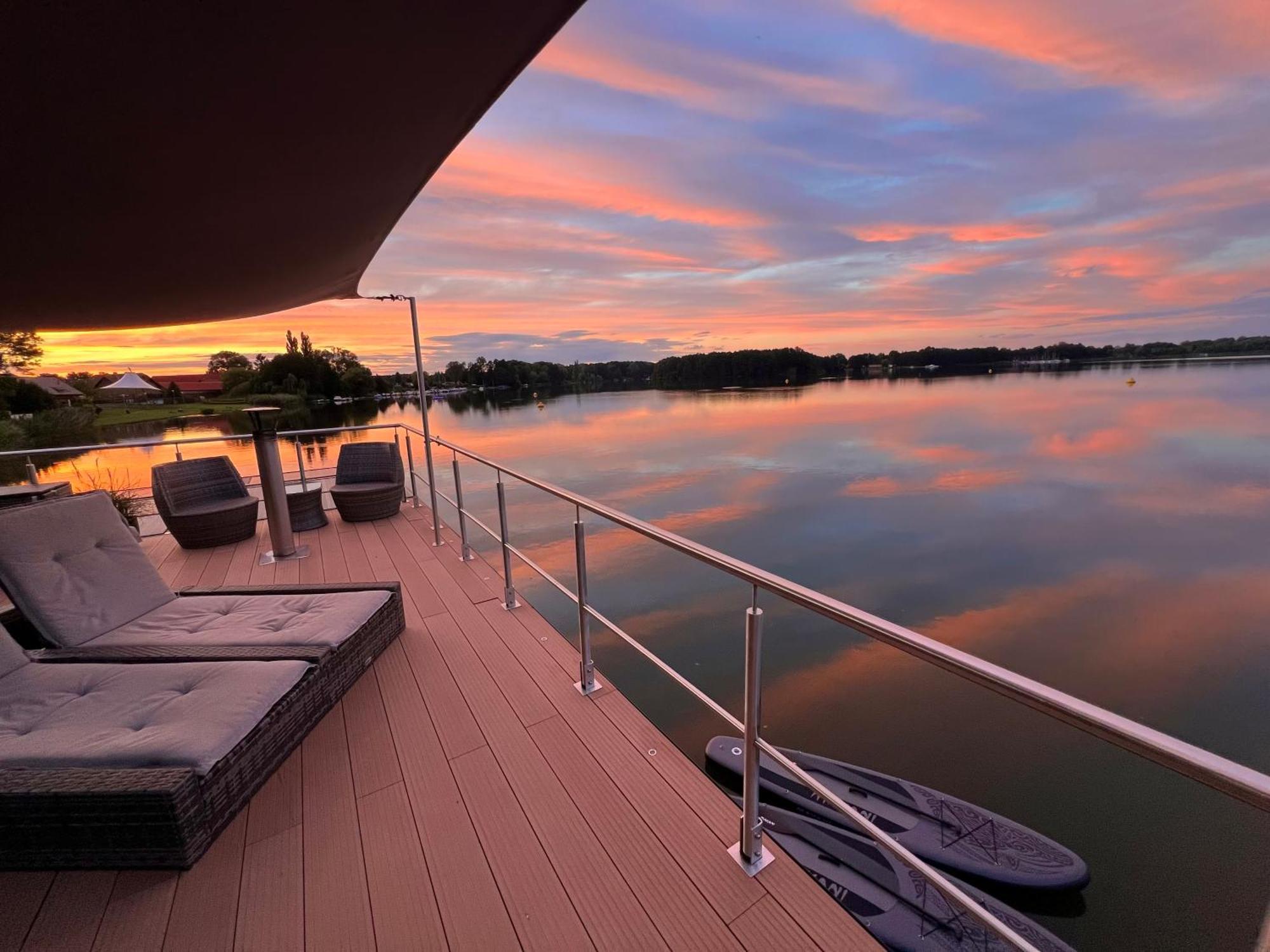 Seezeit Im Hausboot Mit Kamin & Sauna Botel *