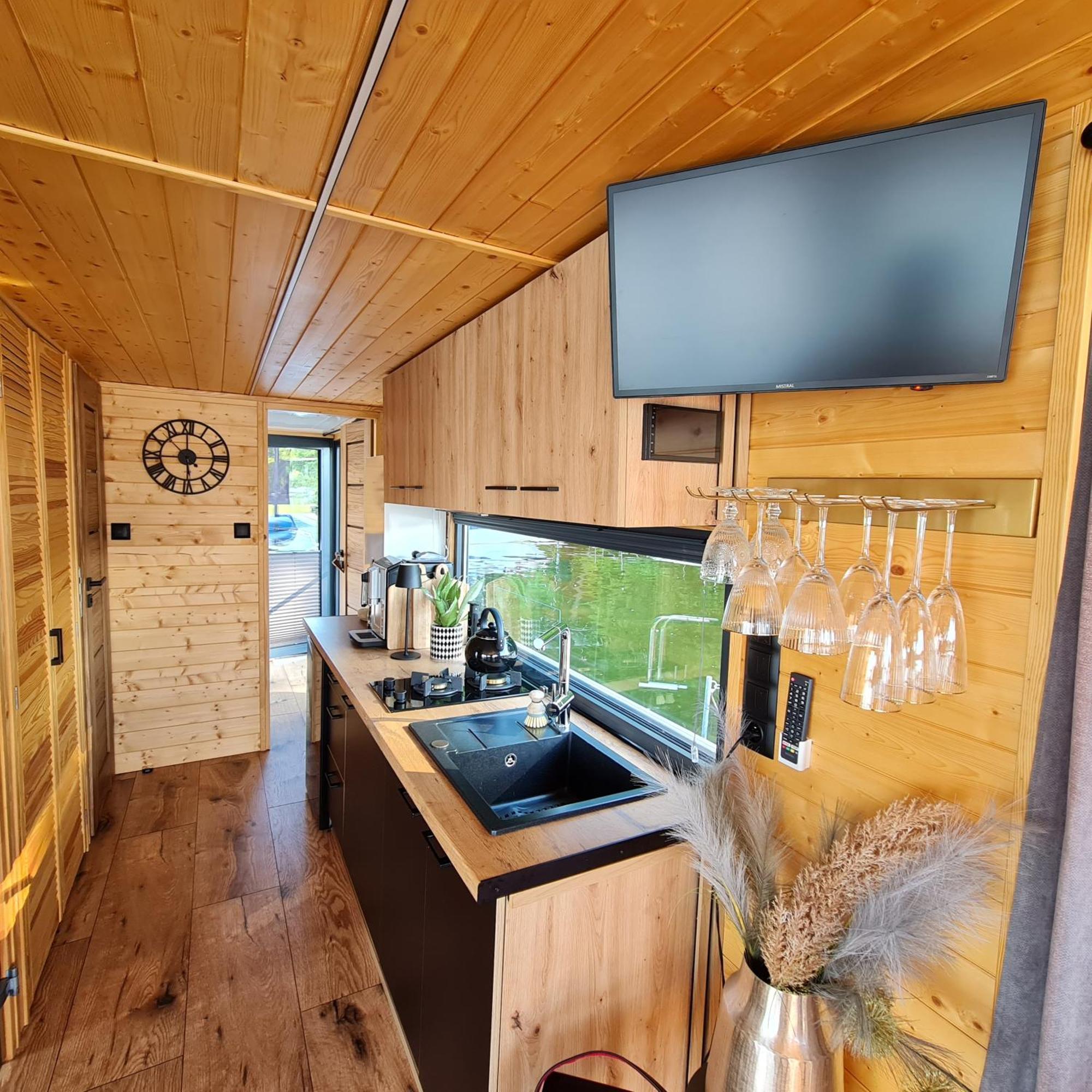 Botel Seezeit Im Hausboot Mit Kamin & Sauna *