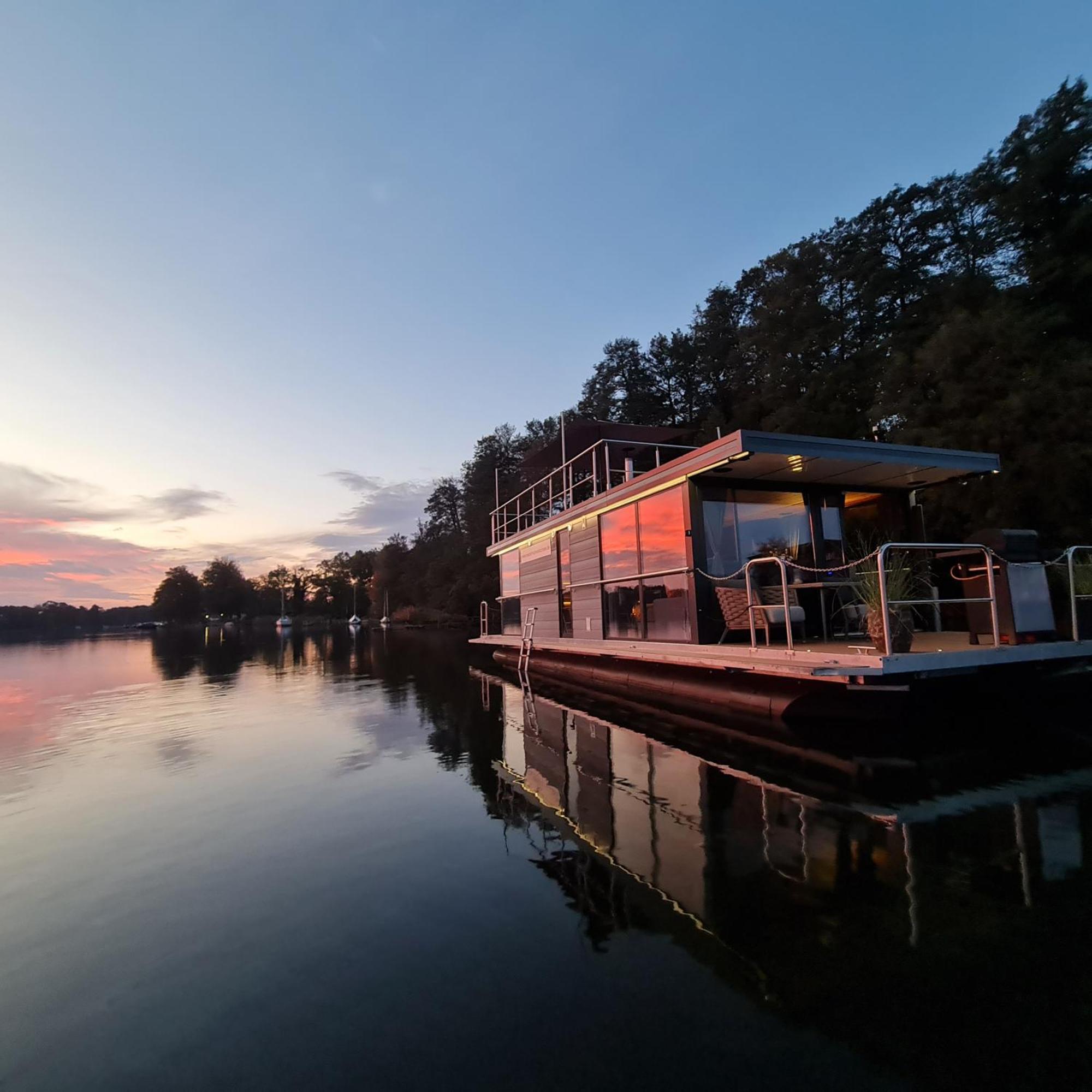 Seezeit Im Hausboot Mit Kamin & Sauna Schwielochsee